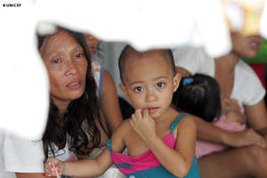 Solar radios/lights for Philippines Typhoon Haiyan