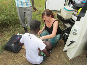 Under 5's vaccines from the back of the vehicle