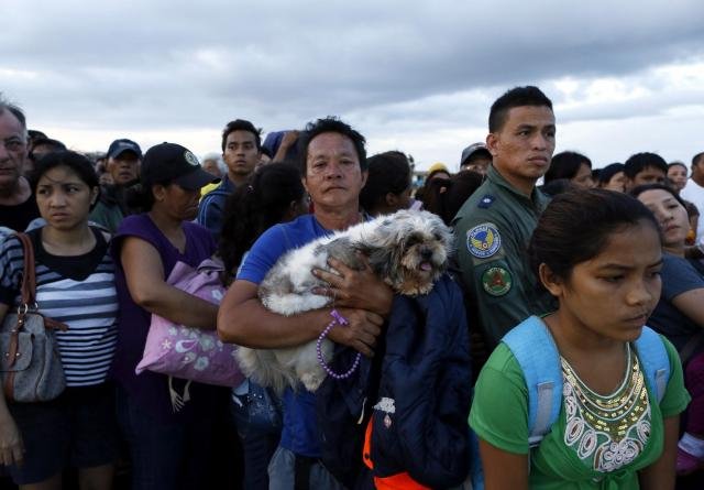 SHELTERS 4 Typhoon Haiyan survivors in Philippines