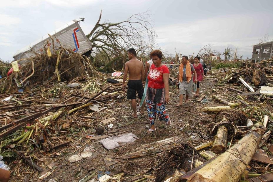 SHELTERS 4 Typhoon Haiyan survivors in Philippines
