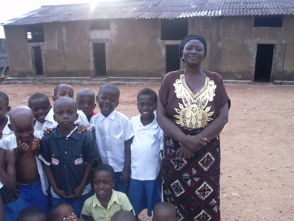 Help 301 Refugee Children In Burundi Get Education