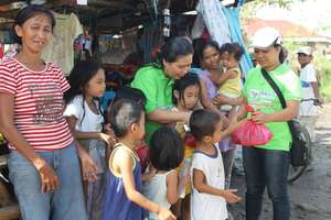 Food packs distribution
