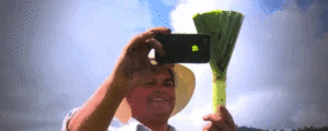 Don Oscar using technology  :D