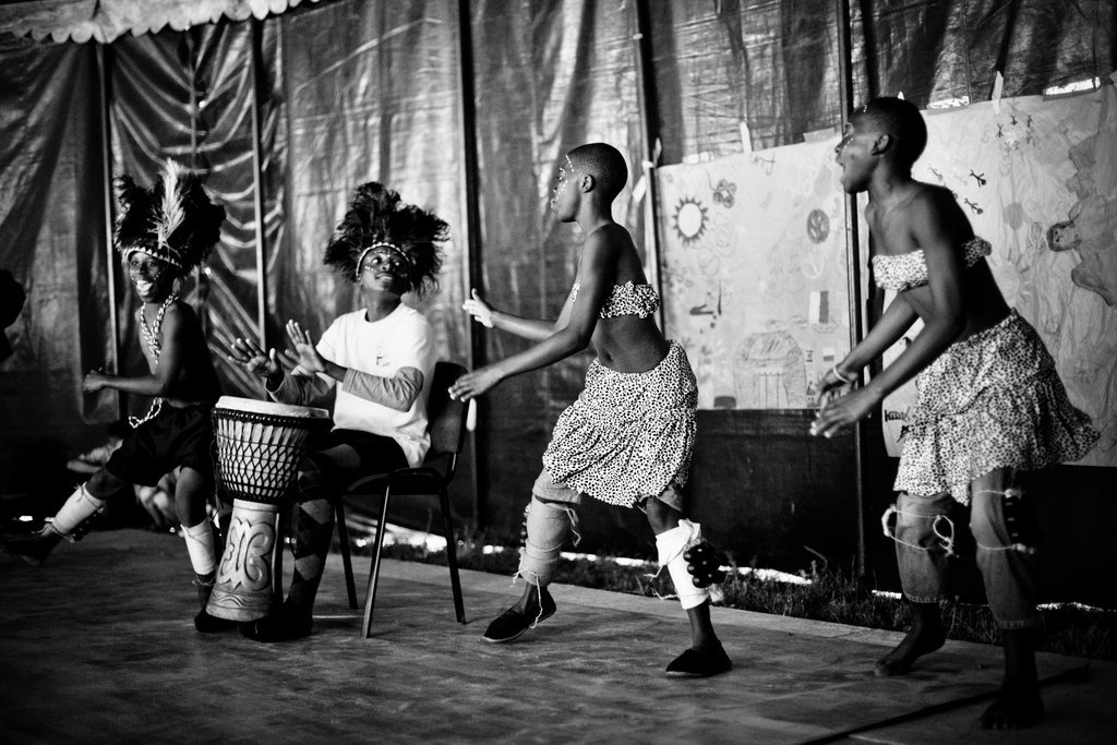 Send 6 Zimbabwean orphans to Poland Arts Festival