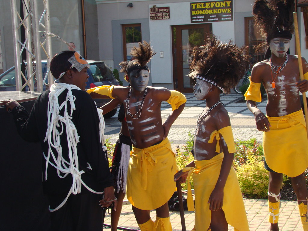 Send 6 Zimbabwean orphans to Poland Arts Festival