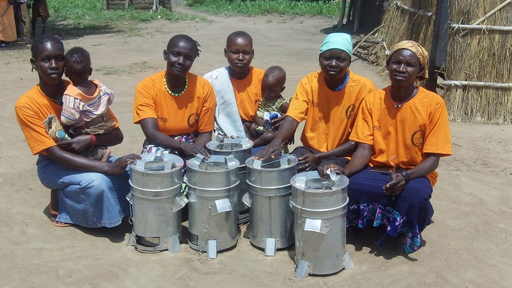Provide Wood-saving Stove to a Family in S. Sudan