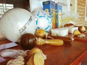 We deliver traditional games to schools Remansito