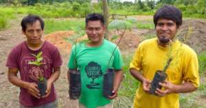 Manuel Huinga and co. at the La Joya Nursery