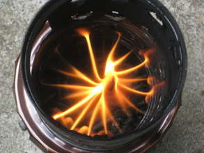 I built this cooker from three tin cans!