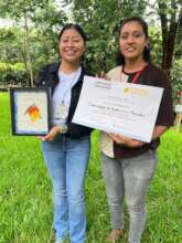 Profesoras reciben el premio El Mango Dorado