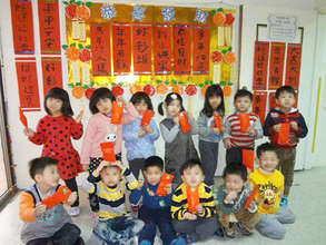 Chinese New Year-making red envelopes
