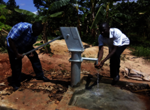 The Nsaanvu borehole in operation
