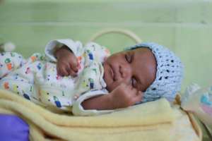 NICU baby there with her mother for assistance.