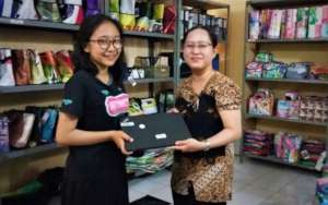 Graduate Fifi Gets her Laptop from XSProject's Any