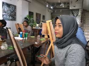 Fitriyah is taking an art class