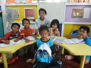 Tandi gives tutorial to Grade 1