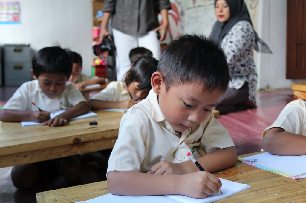 Give An Education To A Trash Picker's Child