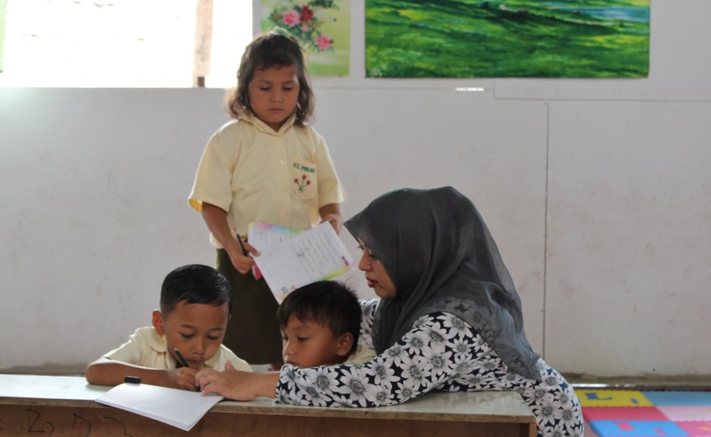 Give An Education To A Trash Picker's Child