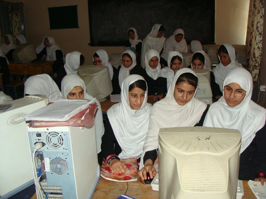 HTAC computer education lab