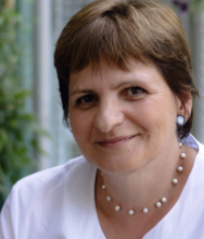 Zuzana, attachment theory expert