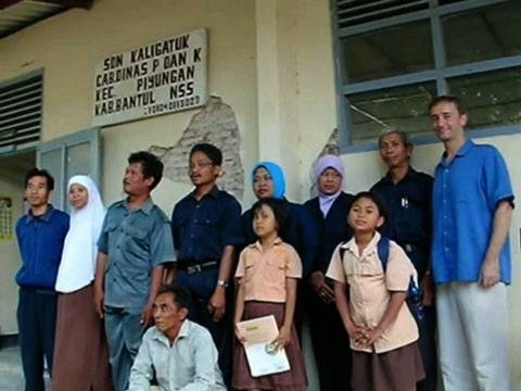 Rebuild Kaligathuk School for Indonesian Students