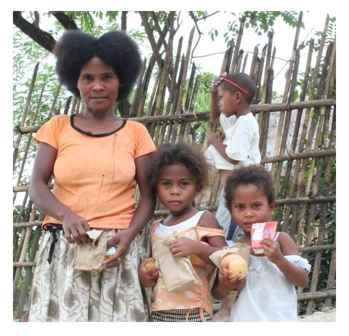 Get 5,000 Poor Filipino Children To Eat Apples