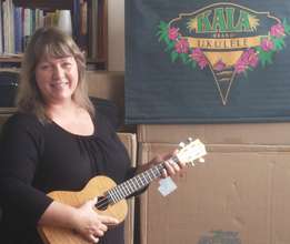 Melissa with a Kala Ukulele for Los Angeles!