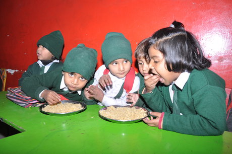 Meals for 1850 Young Students in Pakistan