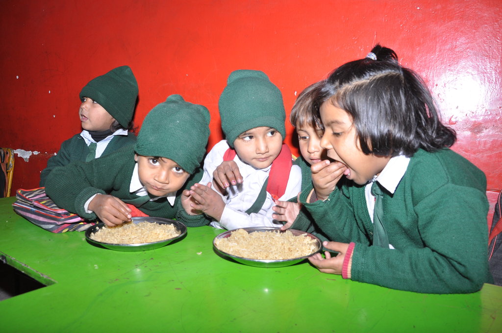 Meals for 1850 Young Students in Pakistan