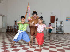 Learning the Khen Dance with Neark Kru Lyda