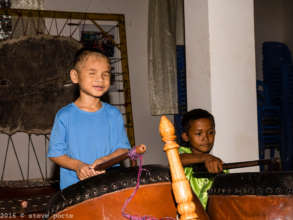 Learning the Skor Drum though deaf and blind