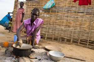 Cooking at Turalei IDP site