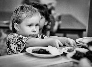 FEED A HUNGRY CHILD (UKRAINE)