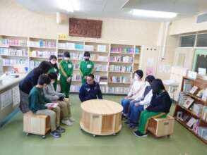 Okaido ES Students with Endo-san