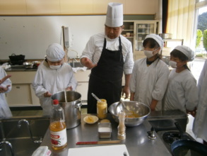 Students Cooking Oysters with Chef