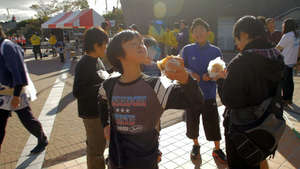 Ishinomaki Community BBQ 10-27-13 Good burgers!