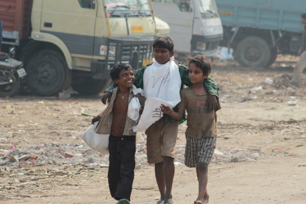 Educate 160 out of school slum children in India