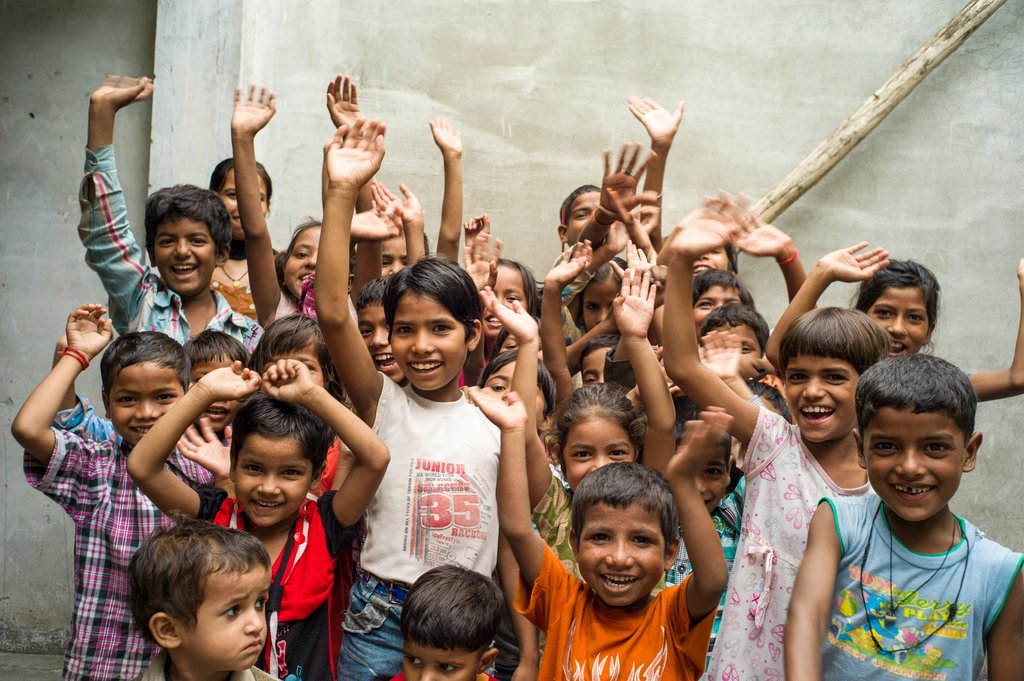 Educate 160 out of school slum children in India