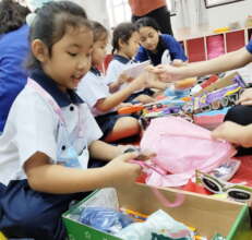 07 Wow..so many gifts!