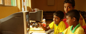 Students using Internet at Horizon Lanka