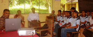 Wanni with the students and villagers of Nihiluwa eVillage