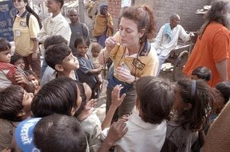 Stop the polio outbreak in India