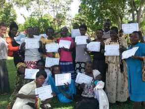 WIGG members receiving certificates of completion