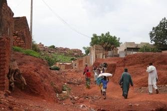 Health care for 30,000 slum residents in Mali