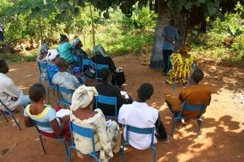Health care for 30,000 slum residents in Mali