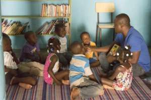 Local LC Teacher Ronny works with Pre-K students