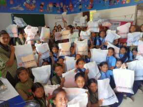 Students received the Menstrual hygiene Kit