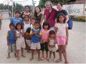 MIT Team with the Children of Pascuales