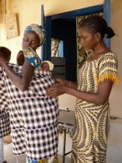 "A Book for Midwives" in French for West Africa