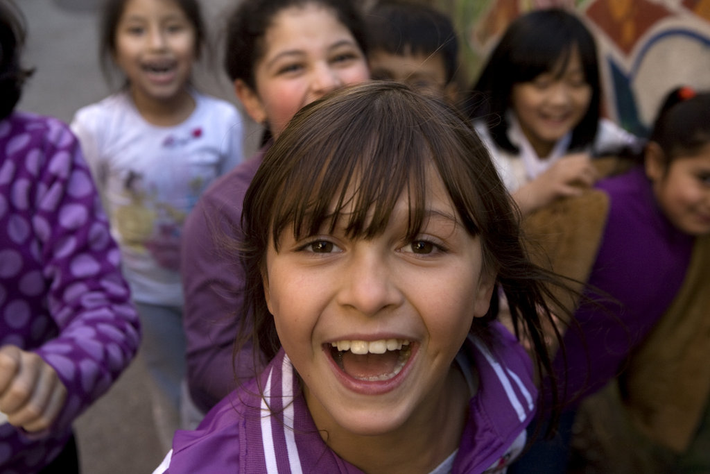 Support children at poverty risk in Spain